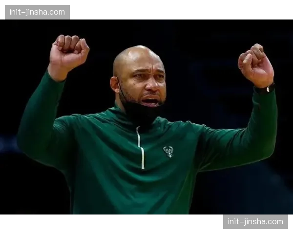 评论:防守效率下滑,雄鹿队季后赛前景蒙上阴影 评论:防守效率下滑,雄鹿队季后赛前景蒙上阴影